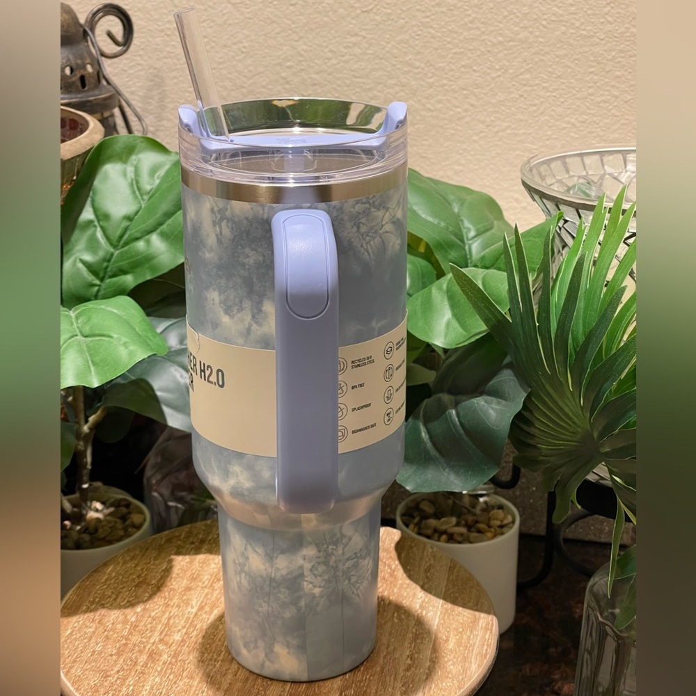 Target Exclusive Stanley 40oz Quencher Ocean Tie Dye H2.0 Tumbler - Picture 9 of 16